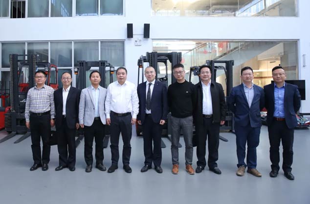 �й����Ÿ�����˾���ܾ�����־��ݰ���ֵ� ���뿼��5G+AGV�泵��Ӧ��