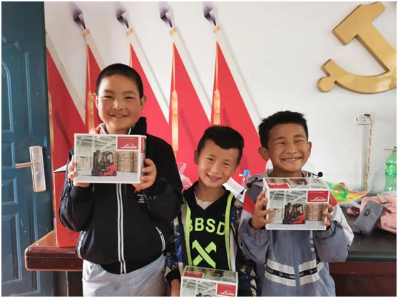 �����ֵ£�֧����ѧһֱ��·��