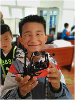 �����ֵ£�֧����ѧһֱ��·��